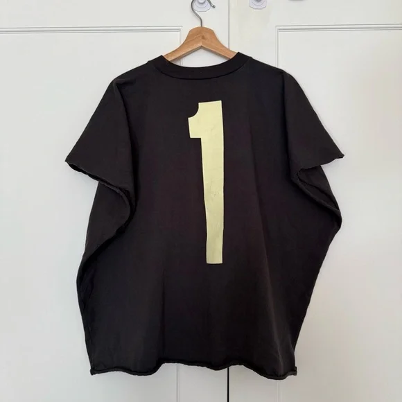 YZY One Box T - size 2 - Picture 3 of 5